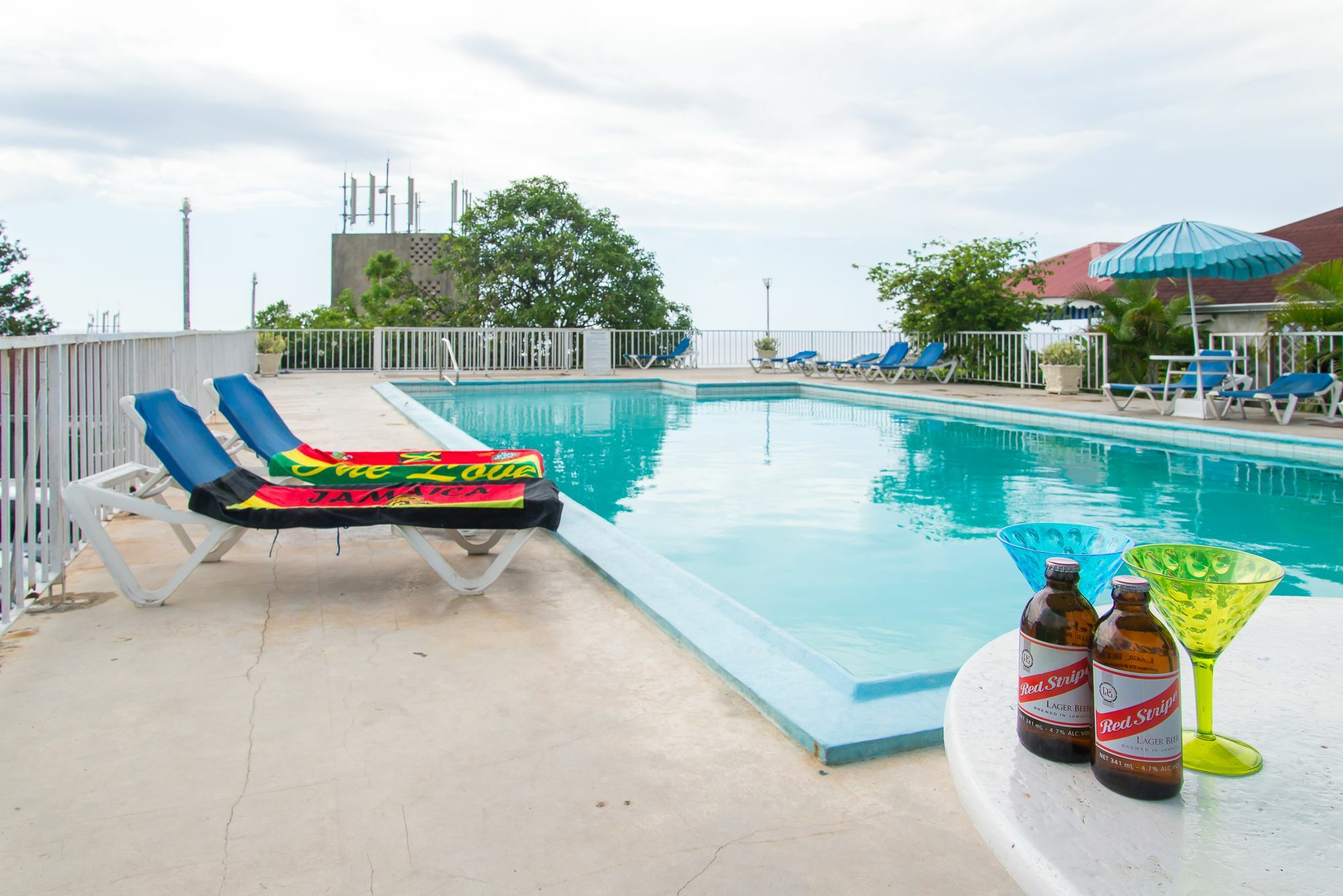 Montego Bay Club Apartments Exterior foto