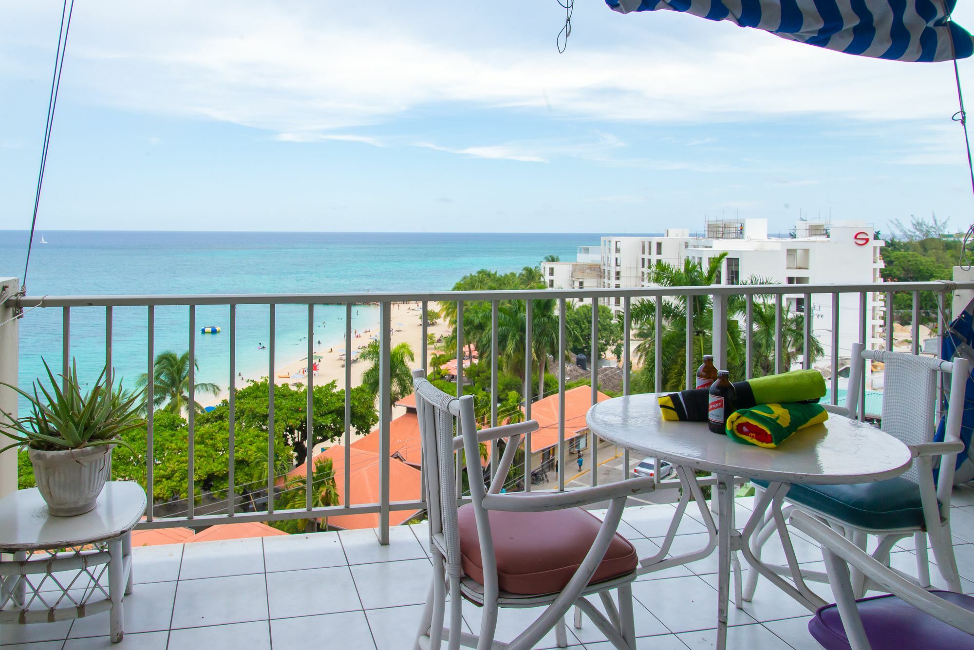 Montego Bay Club Apartments Exterior foto
